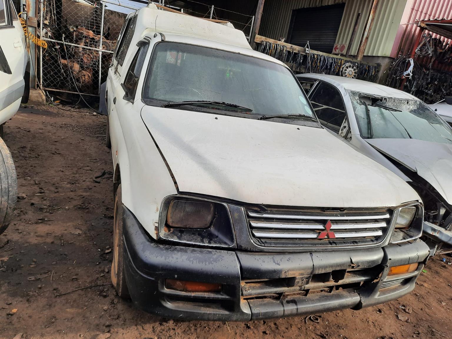 2000 Mitsubishi Coly 4y - Stripping for spares.