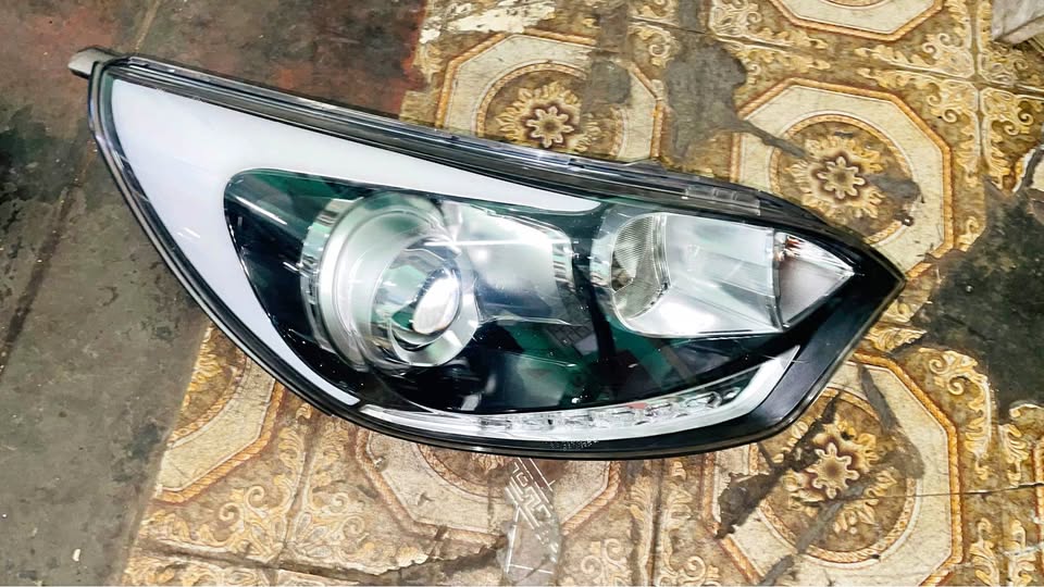 Kia Rio headlight 2011/17 - Private Seller Kia Rio headlight 2011/17 - Private Seller