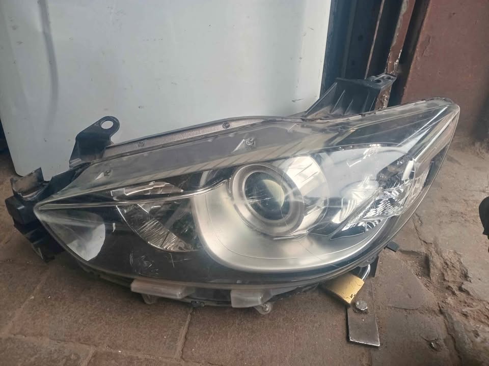 Mazda Cx 5 left side headlight - Private Seller Mazda Cx 5 left side headlight - Private Seller