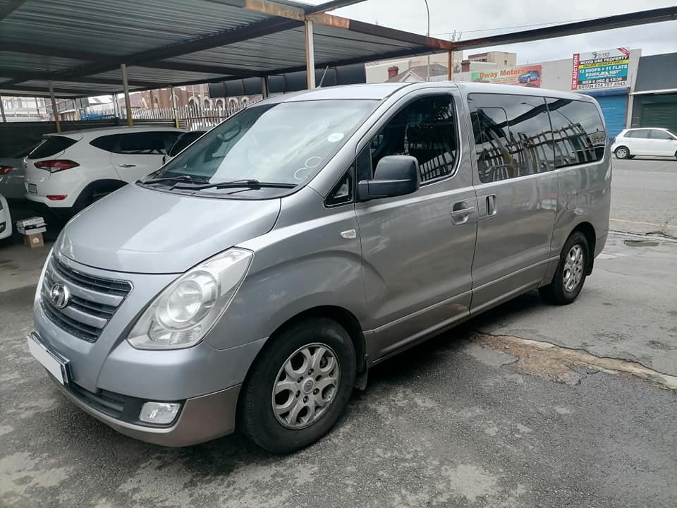 2016 Hyundai H1 2.5 Nine seater Automatic with a leather seat and Spare key