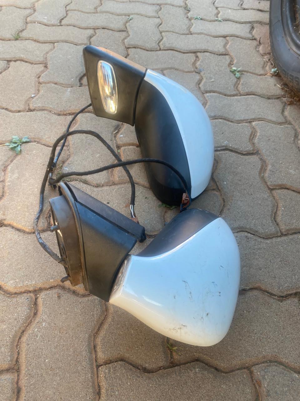 Peugeot 207 left and right mirror for sale in good condition - Private Seller Peugeot 207 left and right mirror for sale in good condition - Private Seller