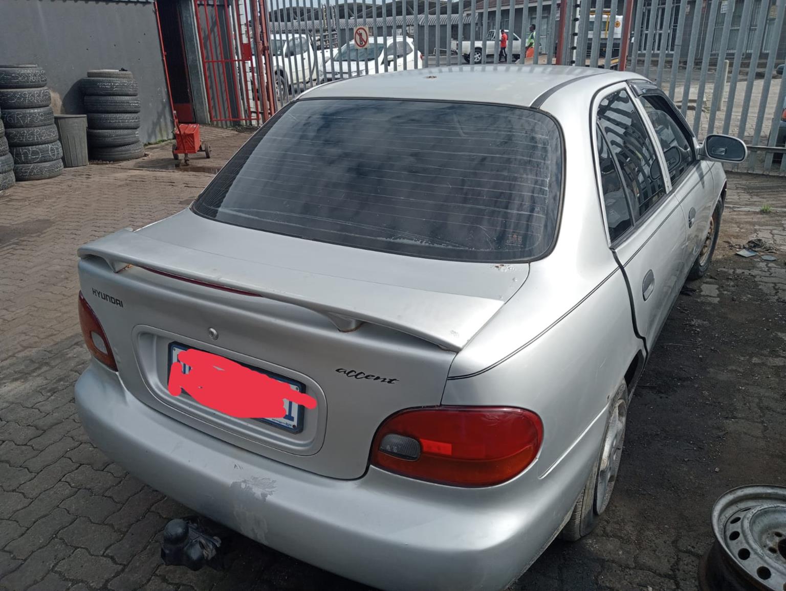 Hyundai accent 1998 stripping for deals spares