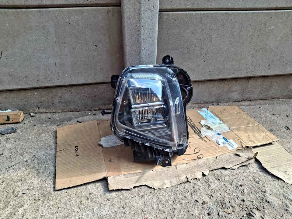 Hyundai Tucson LED headlight - Private Seller Hyundai Tucson LED headlight - Private Seller
