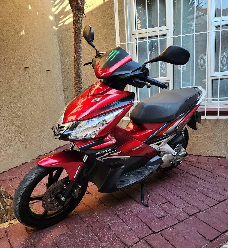 HONDA SCOOTER 125 CC (EXCELLENT CONDITION) - Private Seller HONDA SCOOTER 125 CC (EXCELLENT CONDITION) - Private Seller