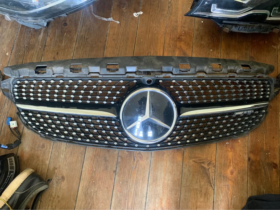 Mercedes Benz w205 diamond grill
