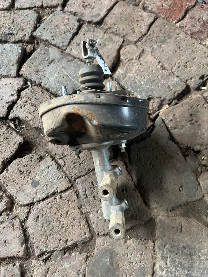 Renault Kwid Brake Booster And Master Cylinder For Sale - Private Seller Renault Kwid Brake Booster And Master Cylinder For Sale - Private Seller