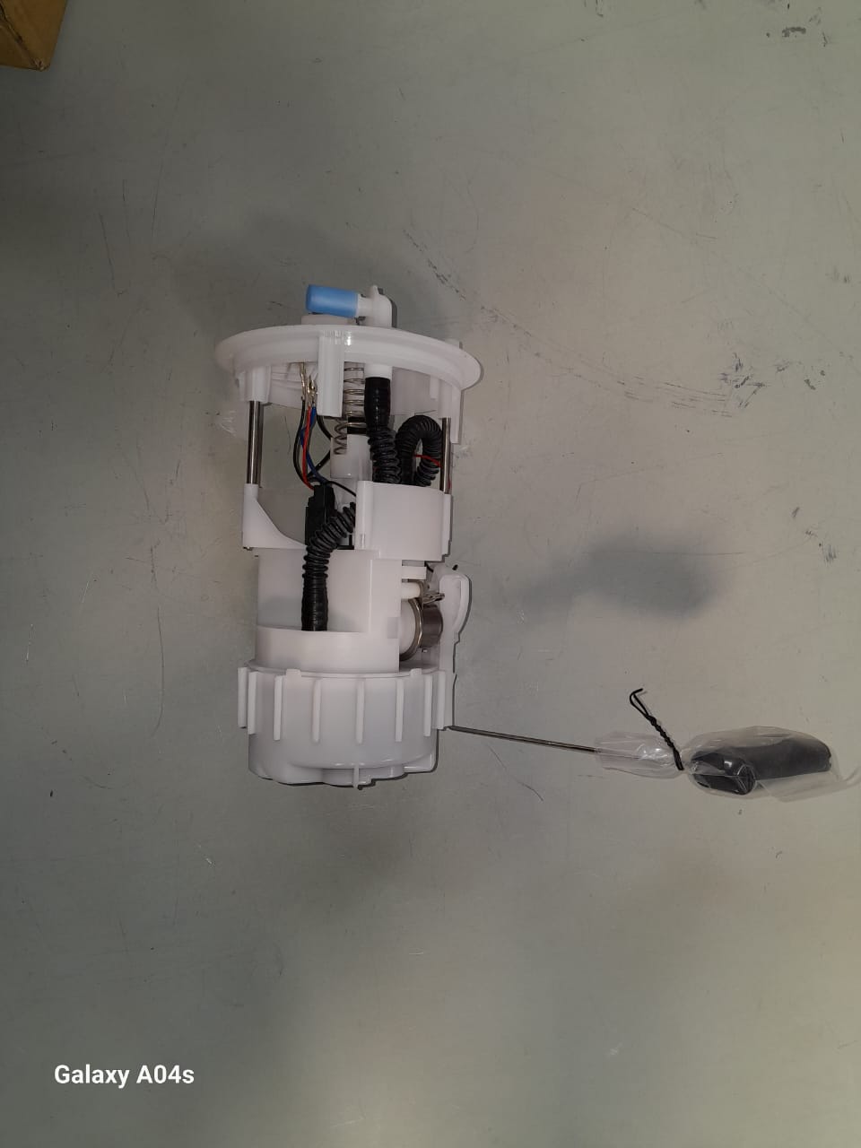 RENAULT MEGANE 2 1.6L FUEL PUMP 4 PIN 2003 FOR SALE - Private Seller