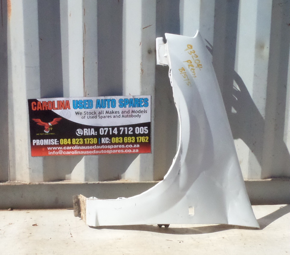Nissan Np200 left side fender with marker lamp (2012-2018) - Private Seller Nissan Np200 left side fender with marker lamp (2012-2018) - Private Seller