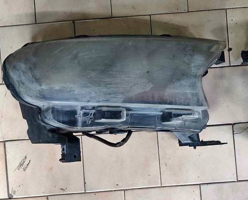 Ford Ranger T7 *RHS Headlight* - Private Seller Ford Ranger T7 *RHS Headlight* - Private Seller