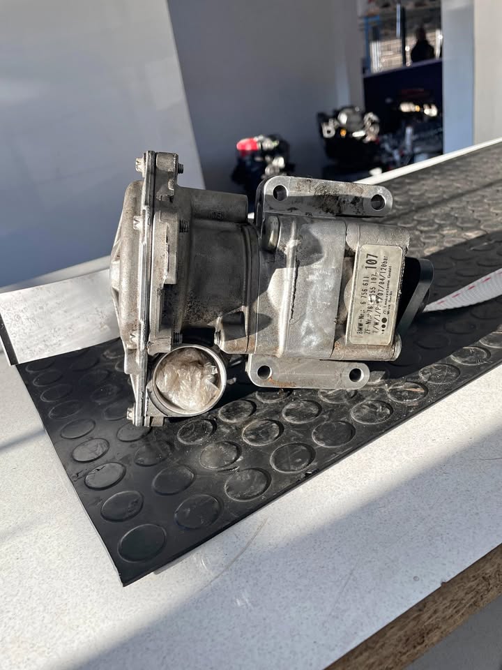 Bmw E46 320i Power steering pump for sale (N42B20) - Private Seller