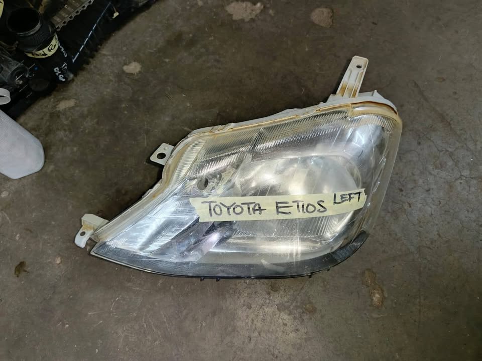 Toyota Etios left Headlight - Private Seller Toyota Etios left Headlight - Private Seller