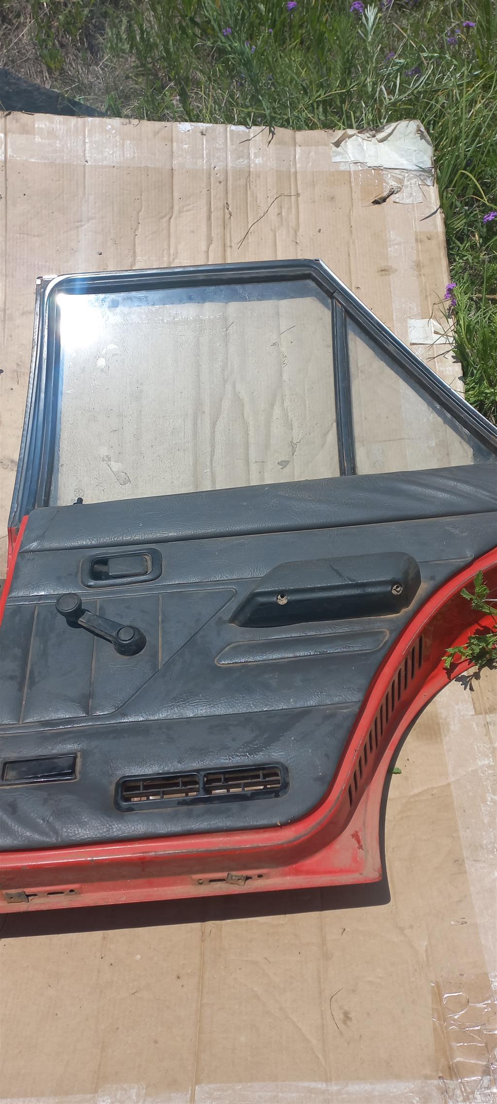 FORD ESCORT MK2 GLE COMPLETE REAR DOOR - Private Seller