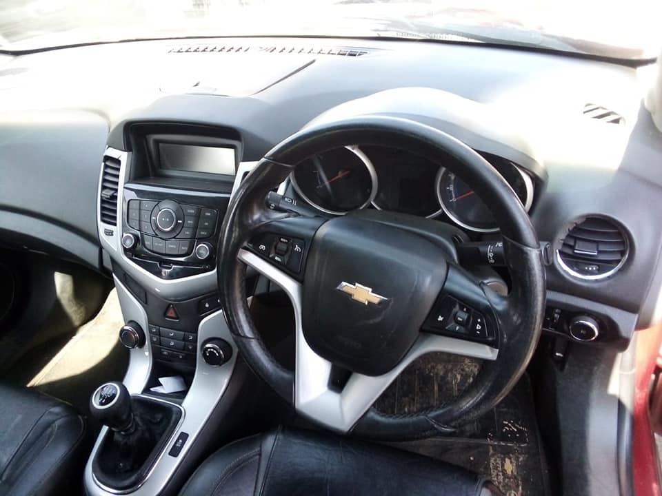 2013 CHEVROLET CRUZE 1.5  Petrol  107 000km MANUAL  MAROON