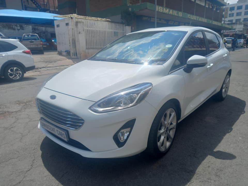 2020 FORD FIESTA 1.0 PETROL, AUTOMATIC TRANSMISSION, WHITE COLOUR, MILEAGE