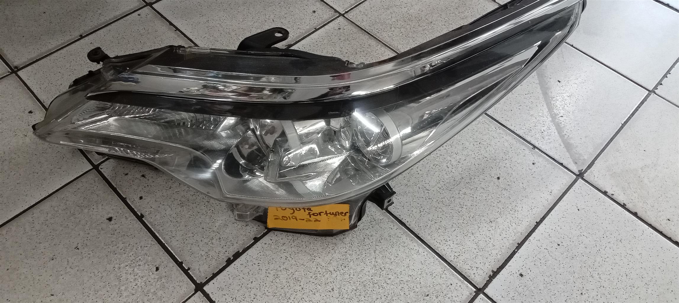 Toyota Fortuna Projector headlight - Private Seller