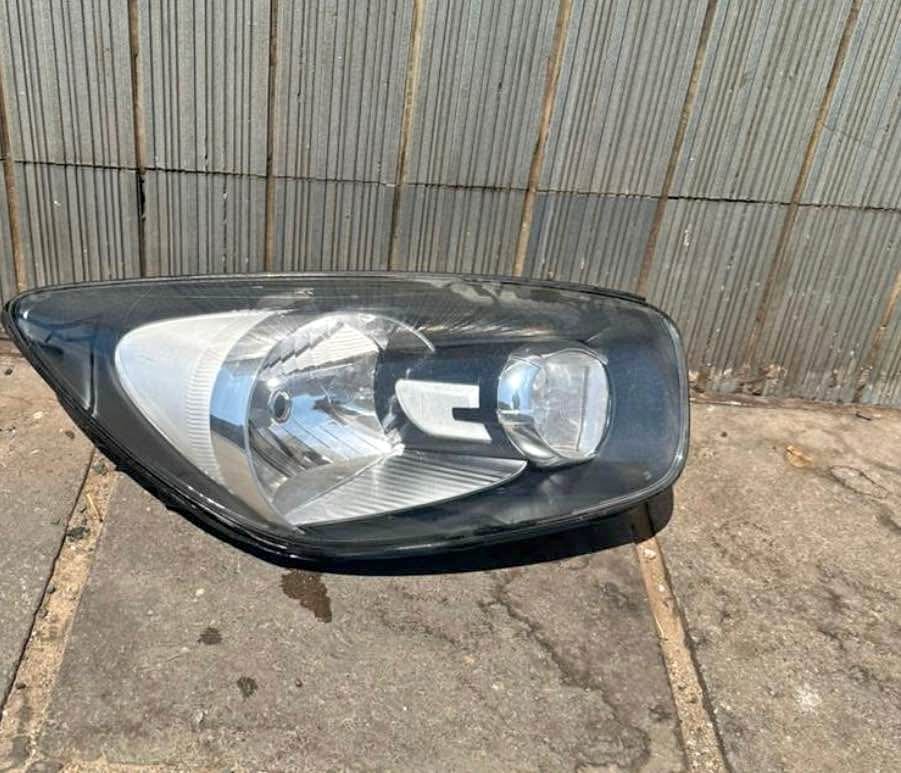 Kia Picanto headlight - Private Seller Kia Picanto headlight - Private Seller