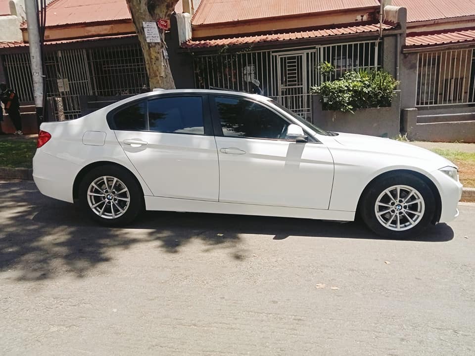2012 BMW 320i F30 Automatic