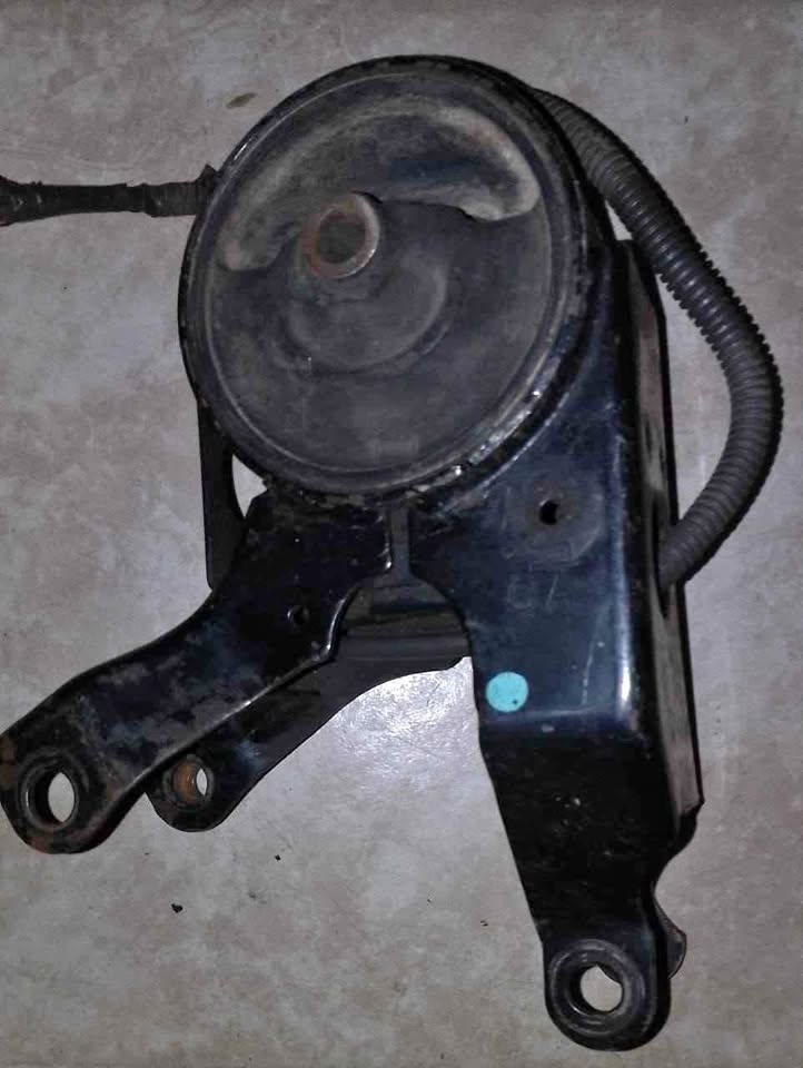 Nissan Murano 3.5 VQ35 engine mounting - Private Seller Nissan Murano 3.5 VQ35 engine mounting - Private Seller