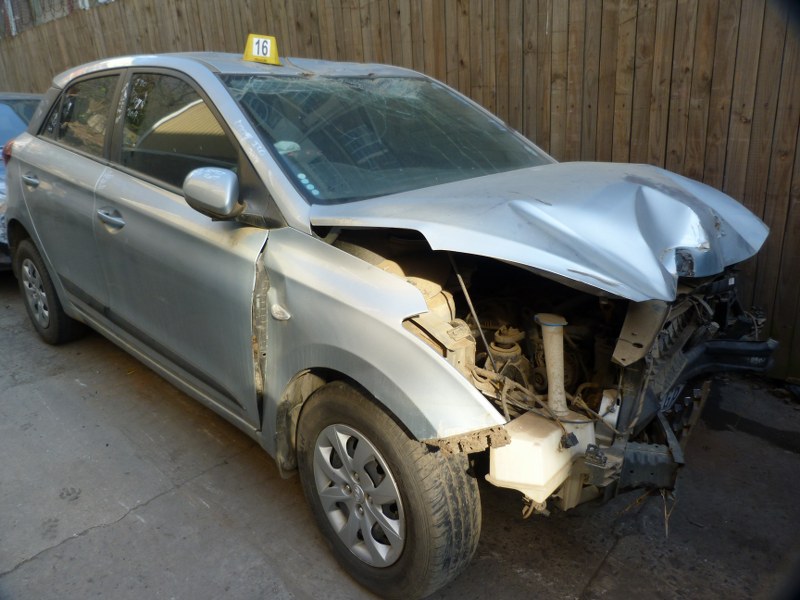 STRIPPING Hyundai i20 1.2 Manual - 2017 - Private Seller STRIPPING Hyundai i20 1.2 Manual - 2017 - Private Seller