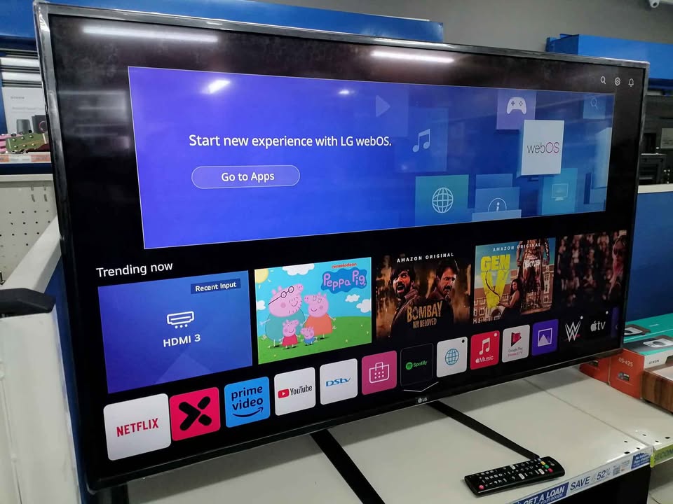LG 49" SMART TV