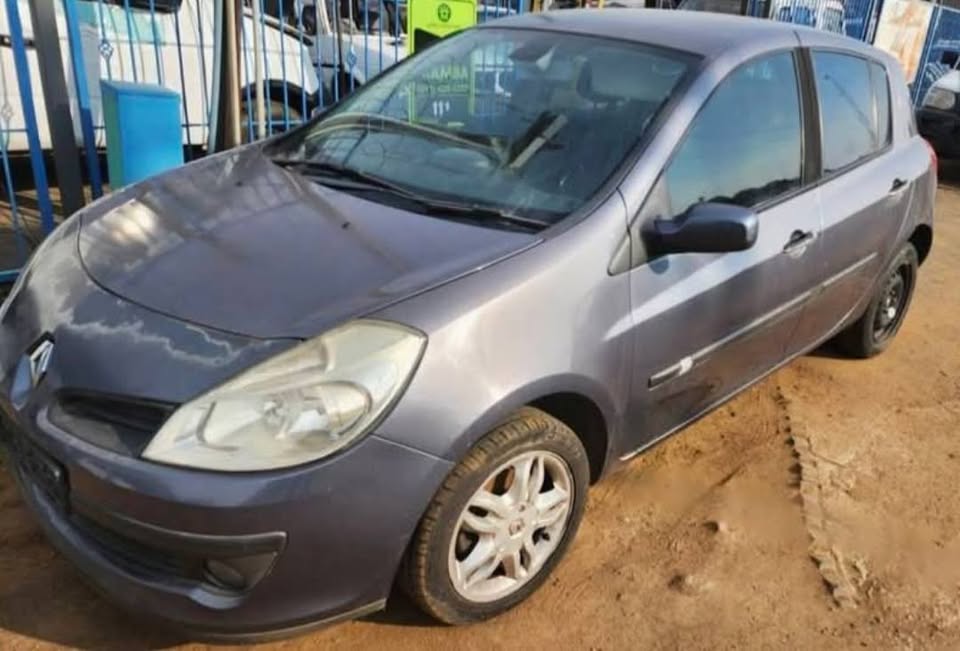 Renault Clio Stripping For Spare Parts - Private Seller Renault Clio Stripping For Spare Parts - Private Seller