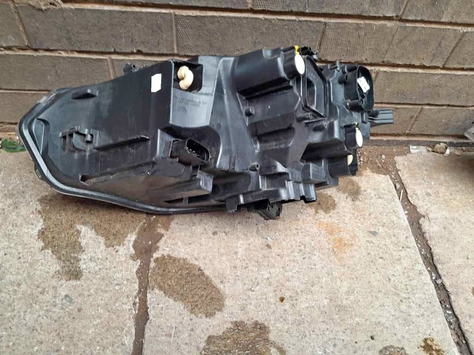 VW TAIGO HEADLIGHT RIGHTSIDE - Private Seller VW TAIGO HEADLIGHT RIGHTSIDE - Private Seller