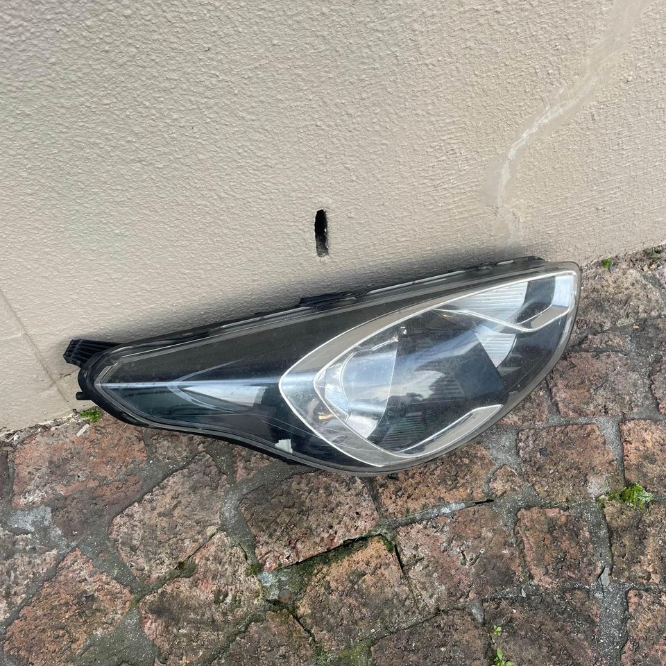 Ford Figo Headlight RH (2018+) - Private Seller