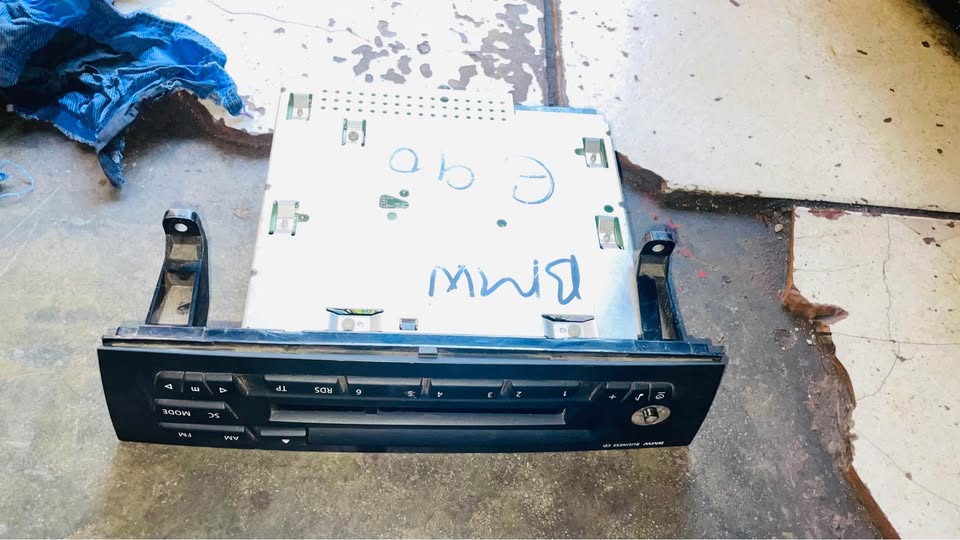 BMW E90 radio - Private Seller BMW E90 radio - Private Seller