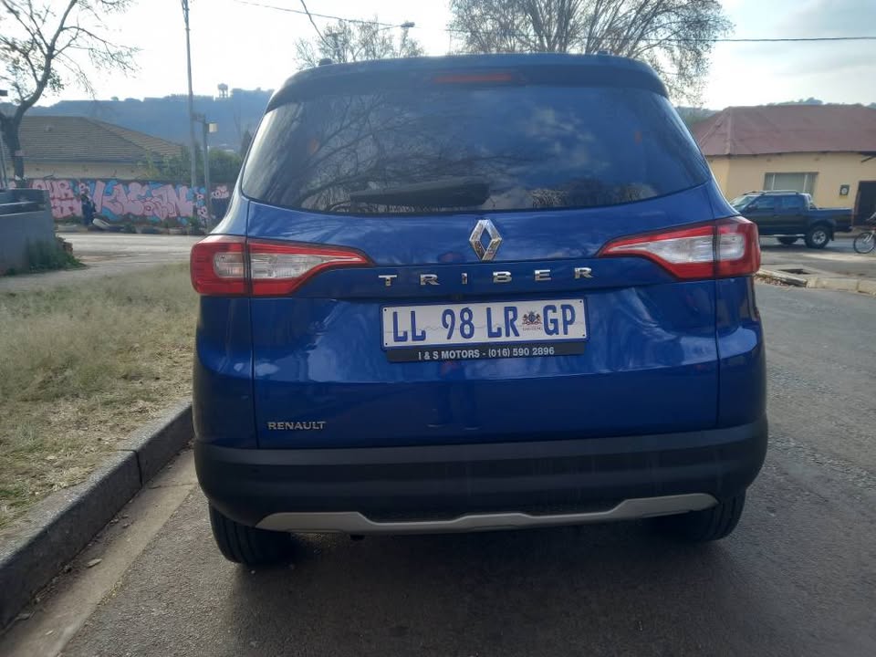 2023 Renault Triber 1.0 Petrol, Automatic, Blue, 7seater, 73000kms, Keyless, Spare key