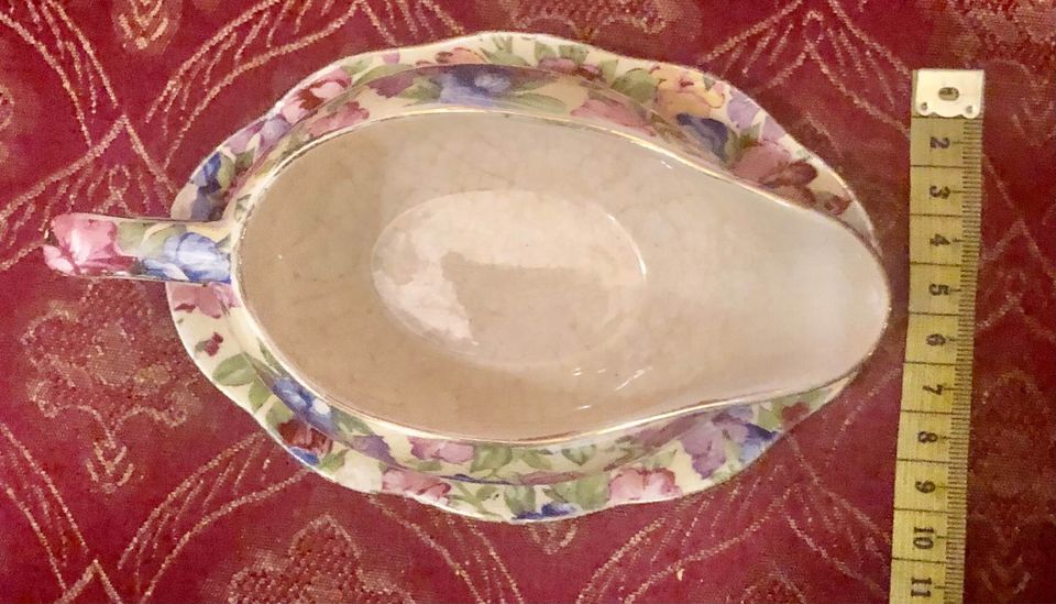 Royal Winton Sweet Pea Sauce Boat and Stand (See condition)
