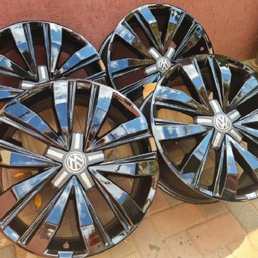 VW T6 KOMBI 20INCH MAGS - Private Seller VW T6 KOMBI 20INCH MAGS - Private Seller