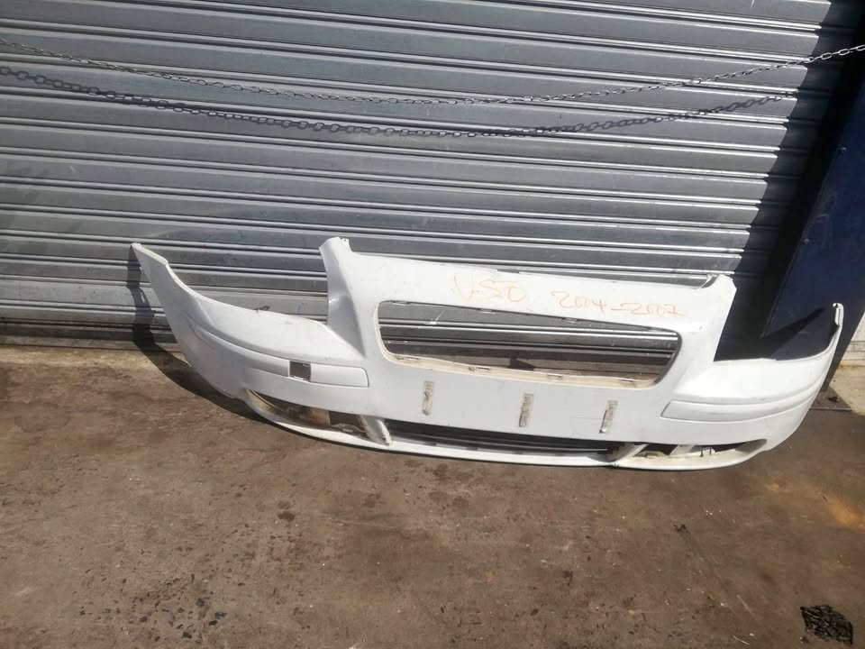 VOLVO V50 2005  FRONT BUMBER FOR SALE