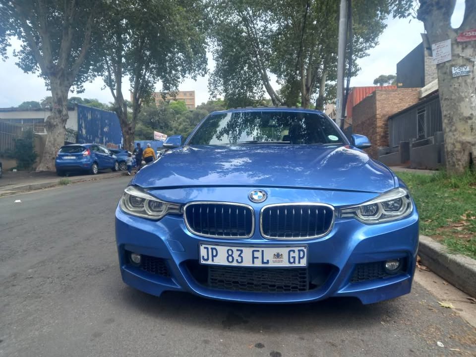 2019 BMW 318i F30 MSPORT Petrol, AUTOMATIC, BLUE, SUNROOF, 100000kms, 200K Spare key.