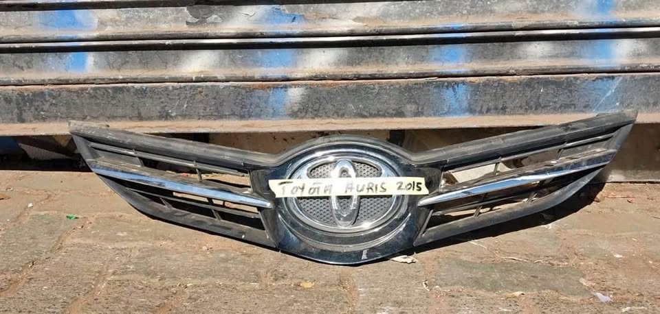 Toyota Auris grille 2015 - Private Seller Toyota Auris grille 2015 - Private Seller