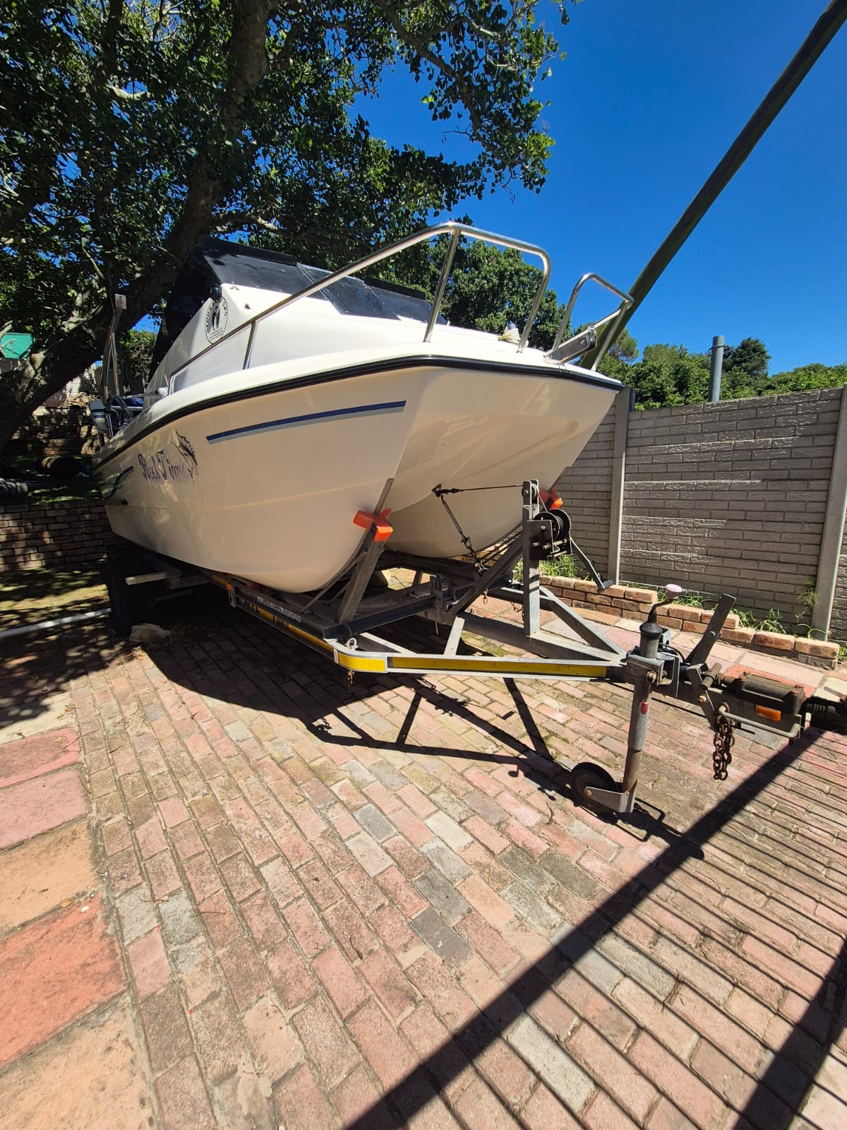 Cobra Cat 525 Boat