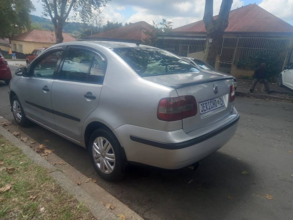 2005 VW Polo Classic Sedan, Manuel, Silver, 93000kms,
