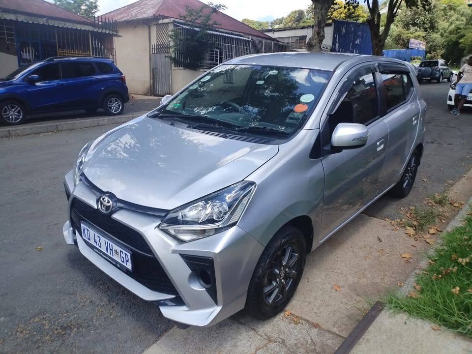 2021 TOYOTA Agya 1.0 Petrol, MANUAL TRANSMISSION  Silver in colour,  mileage