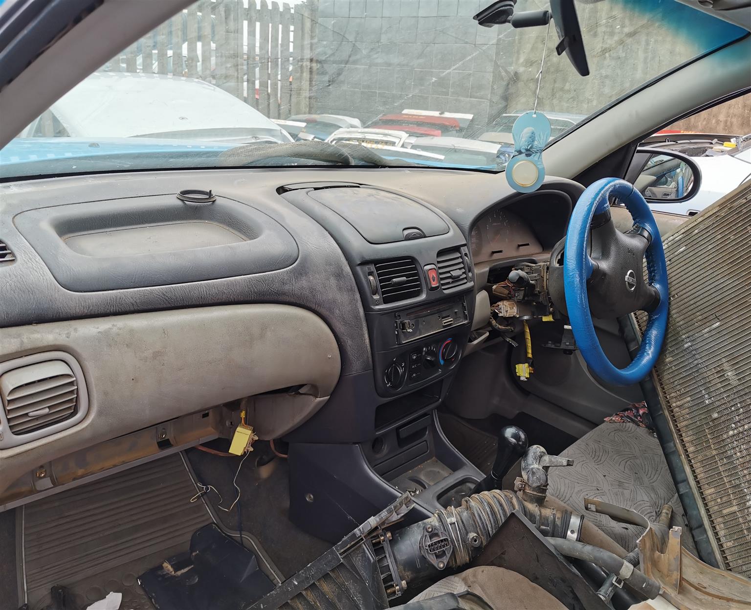 Stripping 2002 model, Nissan Almera 1.6 for spares