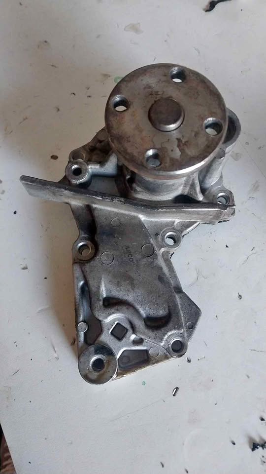 Volvo V60 T4/T3 2012 water pump for sale - Private Seller Volvo V60 T4/T3 2012 water pump for sale - Private Seller