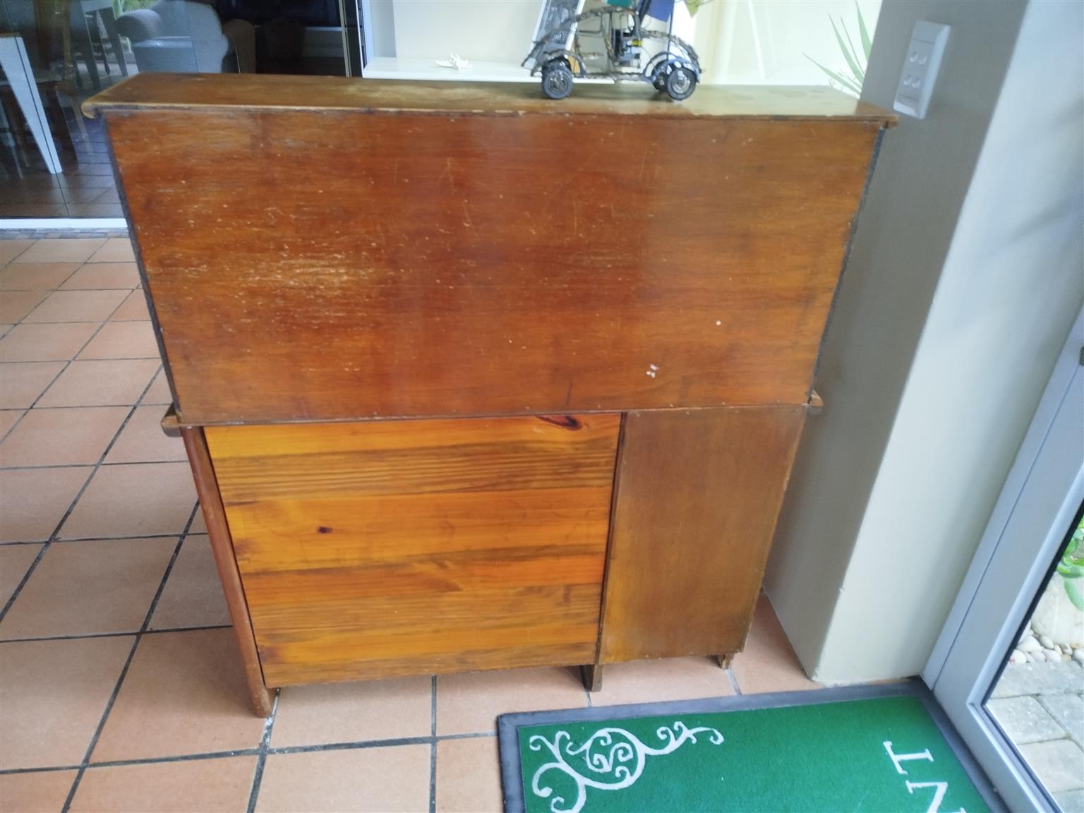 Rolling desk
