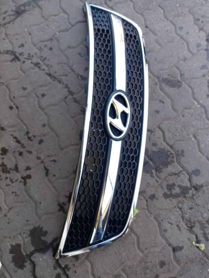 Hyundai h1 grille - Private Seller Hyundai h1 grille - Private Seller