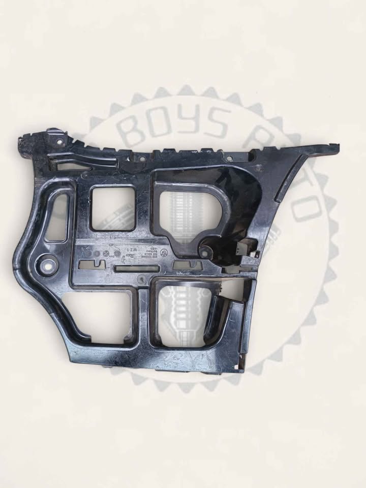 BMW E90 E91 3 SERIES REAR RIGHT BUMPER SLIDER/BRACKET AVAILABLE FOR SALE - Private Seller BMW E90 E91 3 SERIES REAR RIGHT BUMPER SLIDER/BRACKET AVAILABLE FOR SALE - Private Seller