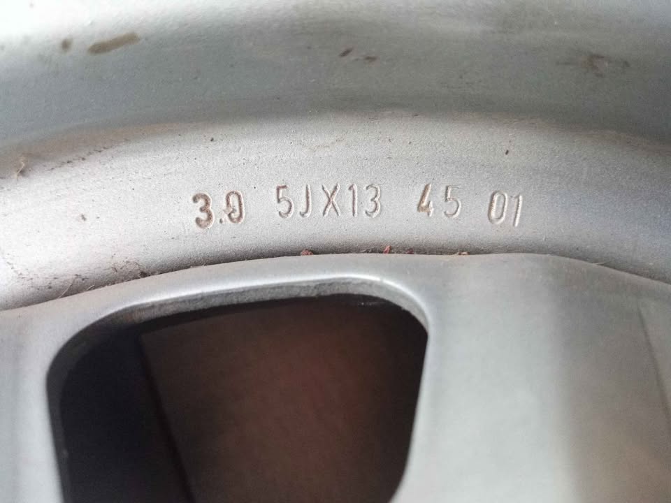 BRAND NEW Toyota Rim - Private Seller BRAND NEW Toyota Rim - Private Seller