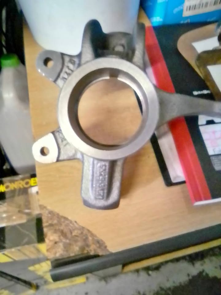 Ford Figo/ Ikon steering knuckle left front