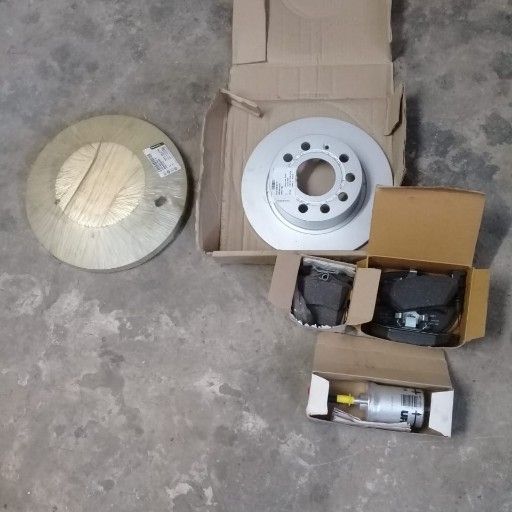 VW Golf 5, 1.6, 2.0 genuine brake discs and pads - Private Seller
