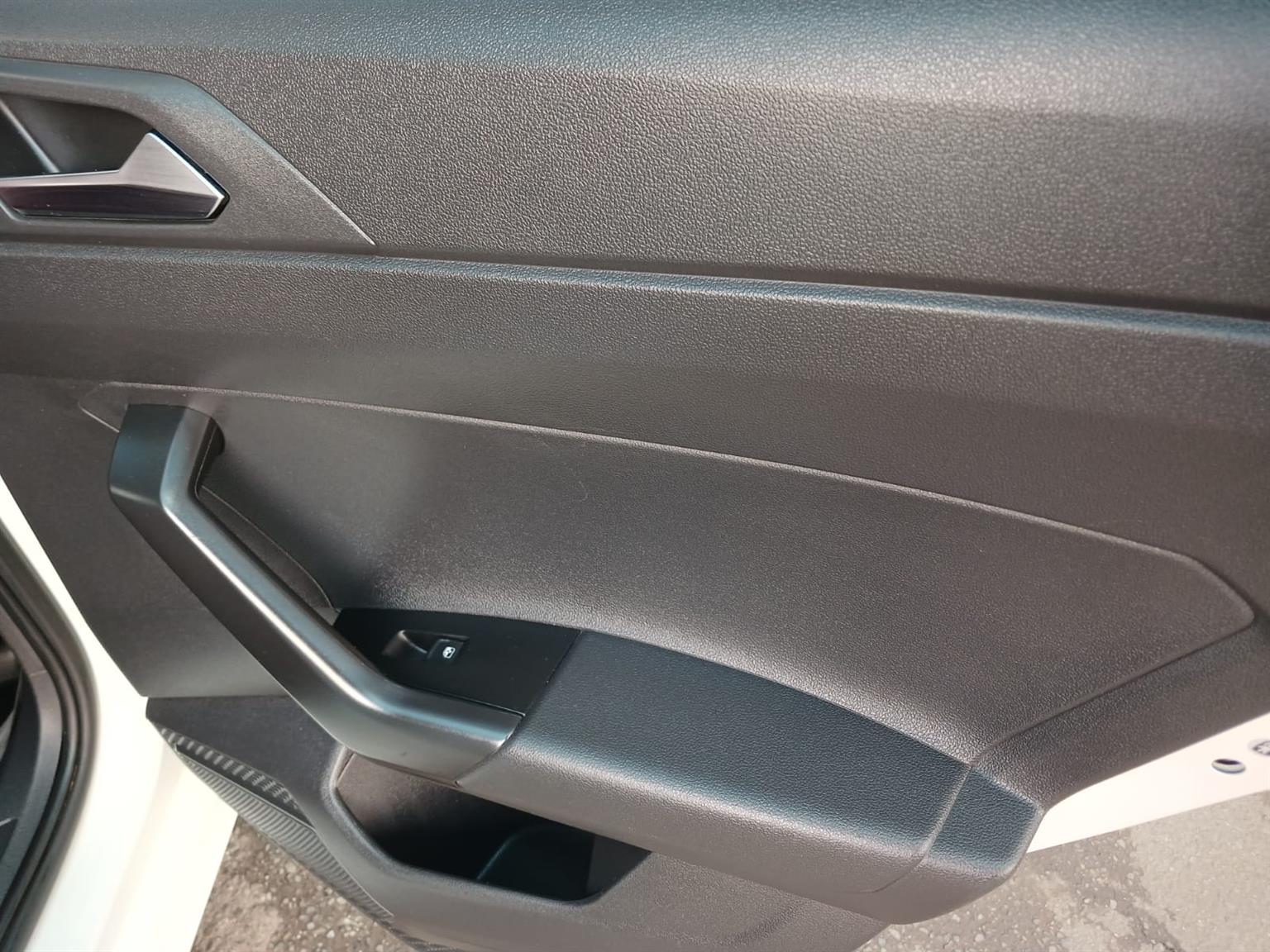 2022 VW POLO 9 1.0 TSI Transmission: Manual Mileage: 55000km Fueltype: Petrol