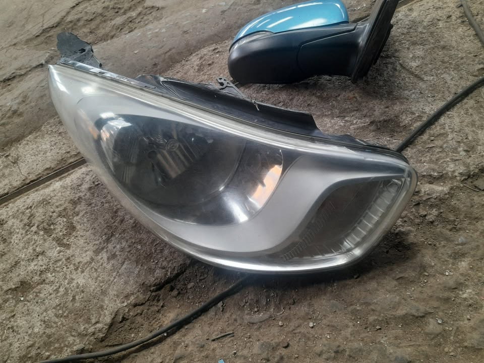HYUNDAI i10 RIGHT HEADLAMP AVAILABLE - Private Seller HYUNDAI i10 RIGHT HEADLAMP AVAILABLE - Private Seller