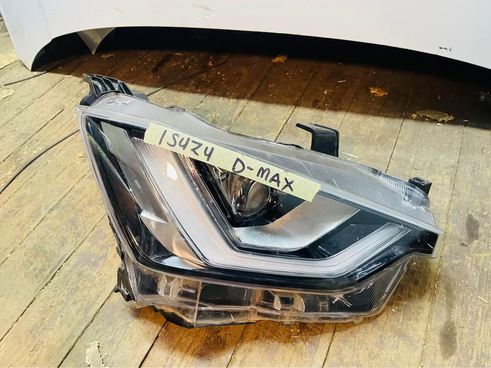Isuzu D-Max LED headlight - Private Seller Isuzu D-Max LED headlight - Private Seller