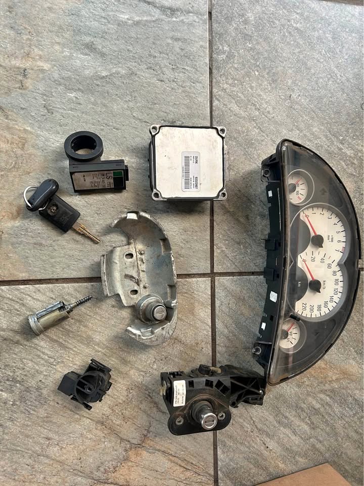 john123ページ Used Opel Corsa Gamma 1.6 Lockset For Sale call or WhatsApp for