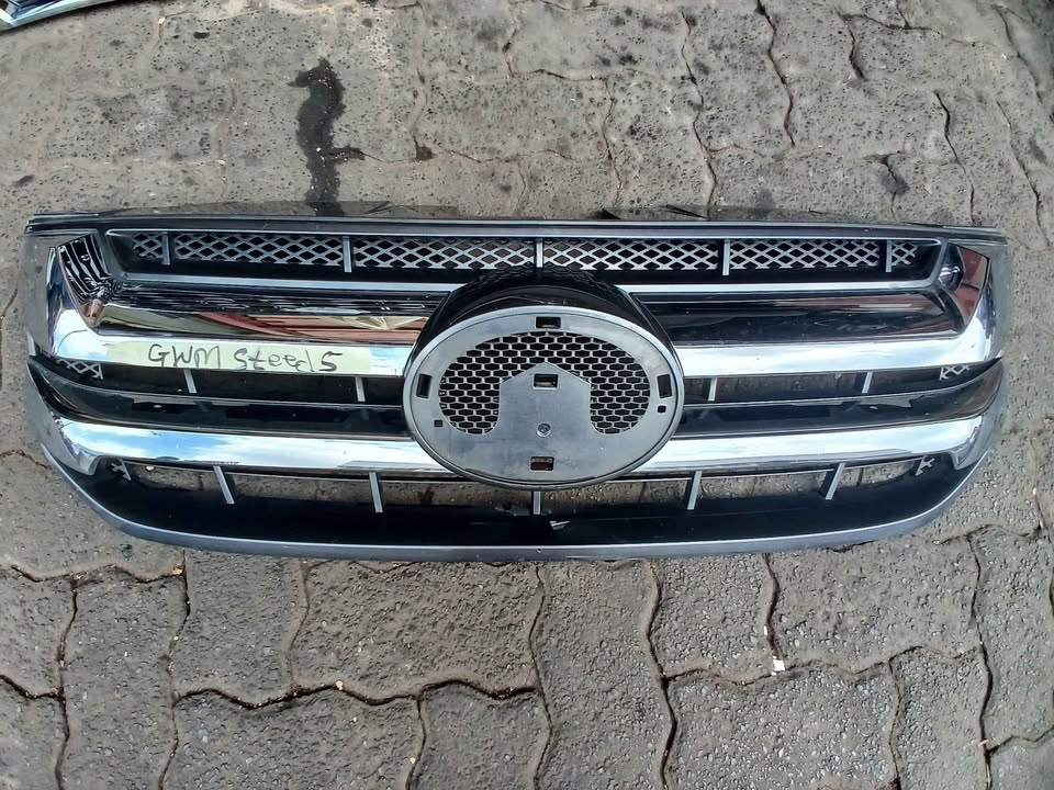 GWM STEED 5 MAIN GRILL CHROME VERY CLEAN - Private Seller